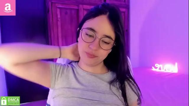 Image 6 of alicee_2 Stream on Chaturbate on 4 months ago