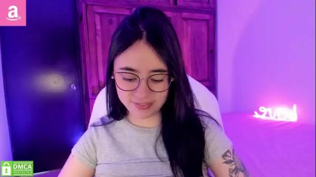 Image 7 of alicee_2 Stream on Chaturbate on 4 months ago