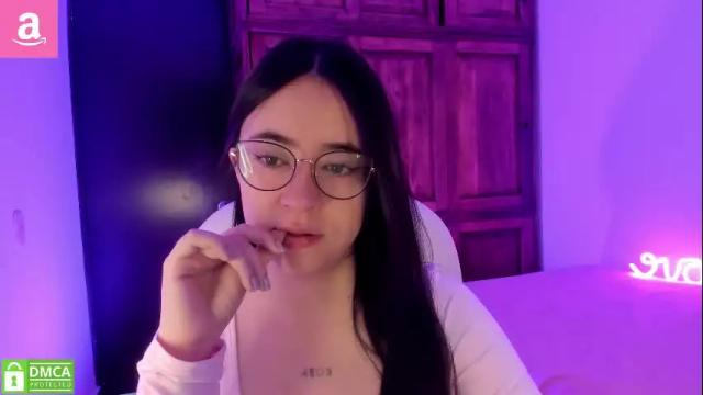 Image 3 of alicee_2 Stream on Chaturbate on 3 months ago