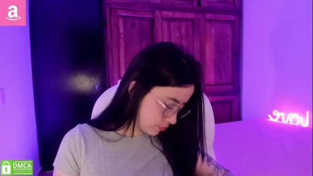 Image 2 of alicee_2 Stream on Chaturbate on 2 months ago