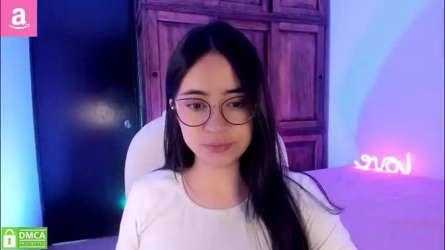 Image 2 of alicee_2 Stream on Chaturbate on 3 months ago