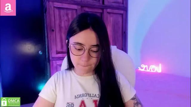 Image 6 of alicee_2 Stream on Chaturbate on 2 months ago
