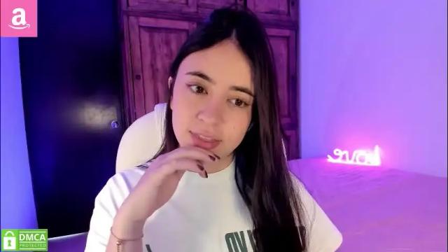 Image 4 of alicee_2 Stream on Chaturbate on 1 month ago