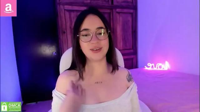 Image 7 of alicee_2 Stream on Chaturbate on 20 days ago