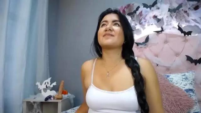 Image 2 of alicee_jones_ Stream on Chaturbate on 19 months ago
