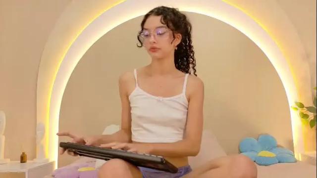 Image 2 of alicee_rodriguez Stream on Chaturbate on 4 days ago