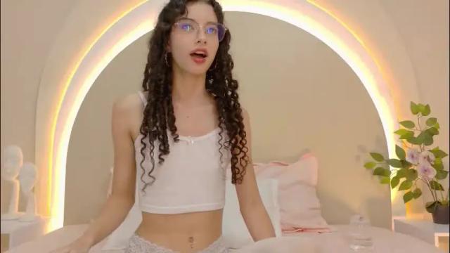 Image 2 of alicee_rodriguez Stream on Chaturbate on 2 months ago