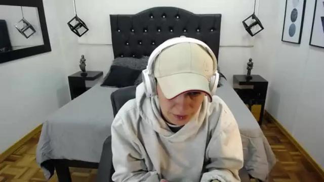 Image 2 of alicee_taylor Stream on Chaturbate on 20 months ago