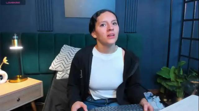 Image 6 of aliceferrer_ Stream on Chaturbate on 1 month ago