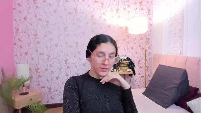 Image 3 of aliceferrer_ Stream on Chaturbate on 1 month ago