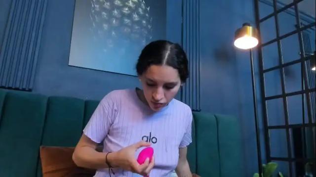 Image 4 of aliceferrer_ Stream on Chaturbate on 21 days ago