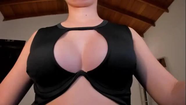 Image 2 of aliceharperx Stream on Chaturbate on 12 days ago