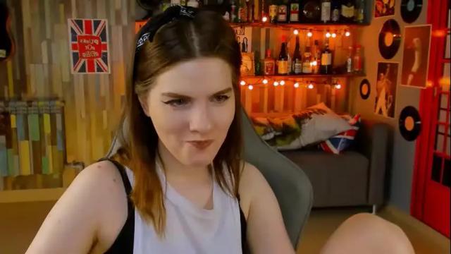 Image 12 of aliceinredsquare Stream on Chaturbate on 1 month ago