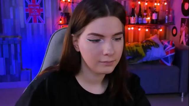 Image 10 of aliceinredsquare Stream on Chaturbate on 1 month ago