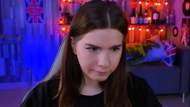Image 12 of aliceinredsquare Stream on Chaturbate on 1 month ago