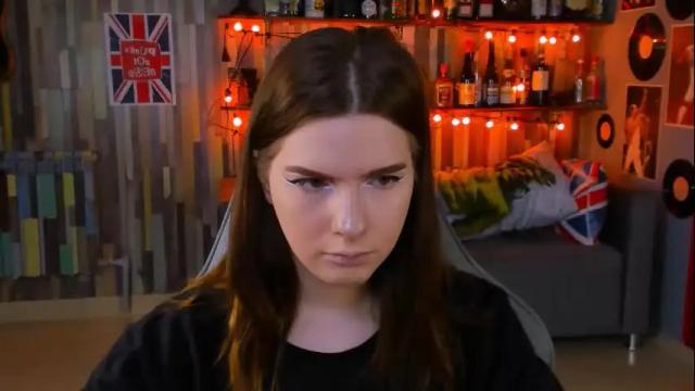 Image 3 of aliceinredsquare Stream on Chaturbate on 1 month ago