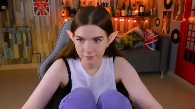 Image 7 of aliceinredsquare Stream on Chaturbate on 1 month ago