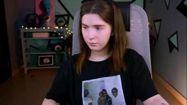 Thumbnail 1, aliceinredsquare's Stream at Chaturbate, 1 month ago