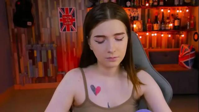 Image 8 of aliceinredsquare Stream on Chaturbate on 1 month ago