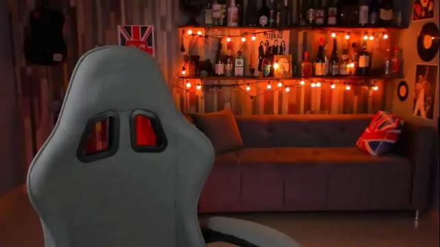 Image 12 of aliceinredsquare Stream on Chaturbate on 1 month ago