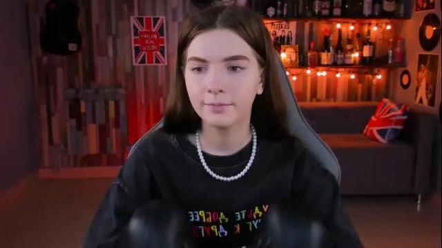 Image 2 of aliceinredsquare Stream on Chaturbate on 1 month ago