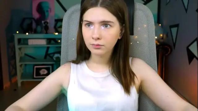 Image 6 of aliceinredsquare Stream on Chaturbate on 1 month ago