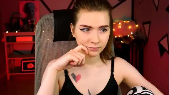 Thumbnail 1, aliceinredsquare's Stream at Chaturbate, 1 month ago
