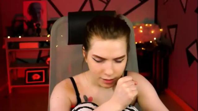 Image 7 of aliceinredsquare Stream on Chaturbate on 1 month ago