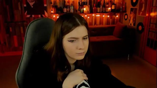 Image 12 of aliceinredsquare Stream on Chaturbate on 29 days ago