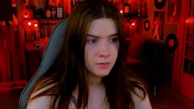 Image 10 of aliceinredsquare Stream on Chaturbate on 28 days ago