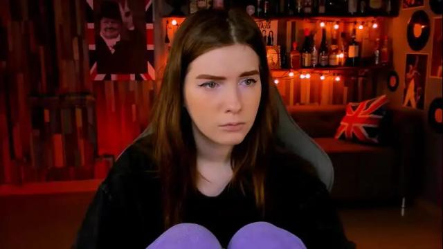 Image 11 of aliceinredsquare Stream on Chaturbate on 26 days ago