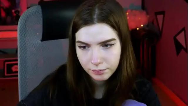 Image 12 of aliceinredsquare Stream on Chaturbate on 24 days ago