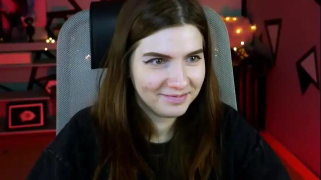 Image 2 of aliceinredsquare Stream on Chaturbate on 24 days ago