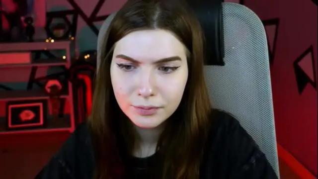 Image 3 of aliceinredsquare Stream on Chaturbate on 24 days ago