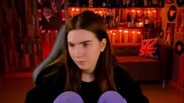 Image 11 of aliceinredsquare Stream on Chaturbate on 16 days ago