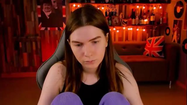 Image 2 of aliceinredsquare Stream on Chaturbate on 16 days ago