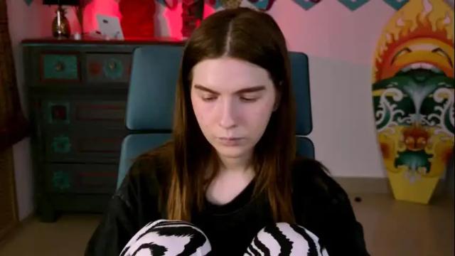 Image 3 of aliceinredsquare Stream on Chaturbate on 11 days ago