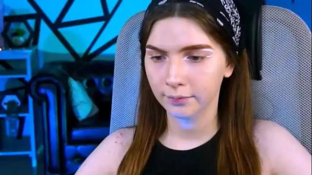 Image 10 of aliceinredsquare Stream on Chaturbate on 10 days ago