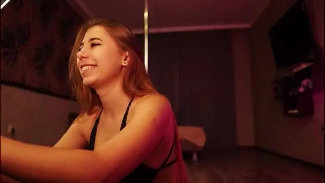 Image 2 of alicejanson Stream on Chaturbate on 5 months ago