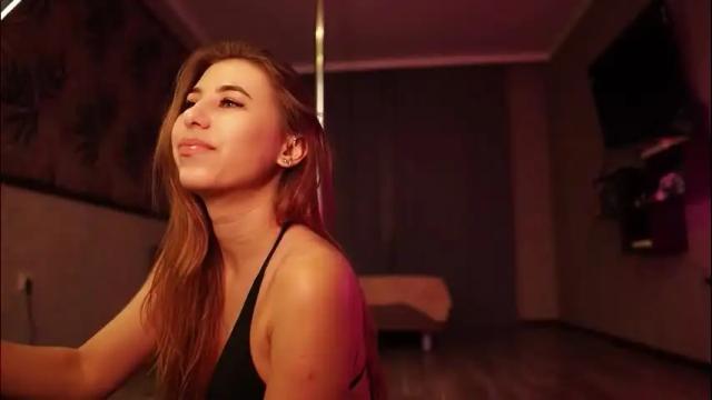 Image 4 of alicejanson Stream on Chaturbate on 5 months ago