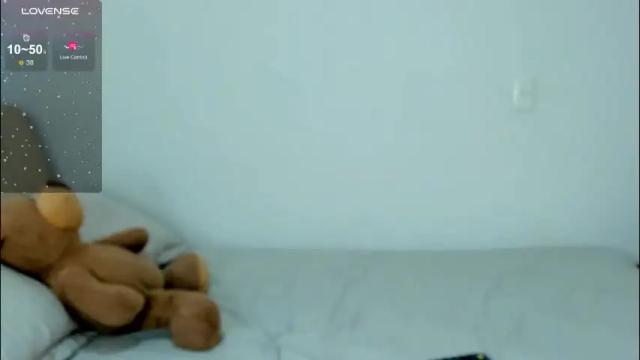 Image 6 of alicejhons Stream on Chaturbate on 2 months ago