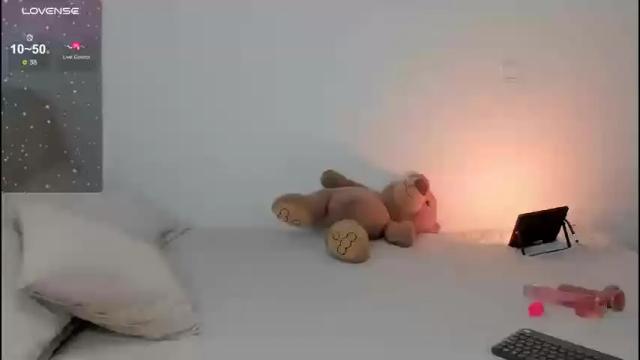 Image 2 of alicejhons Stream on Chaturbate on 1 month ago