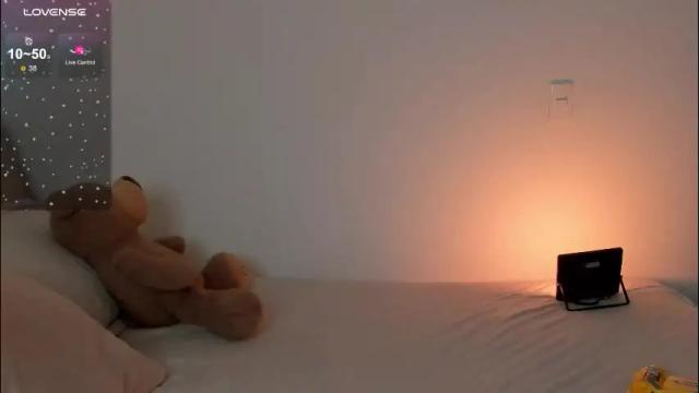 Image 2 of alicejhons Stream on Chaturbate on 1 month ago