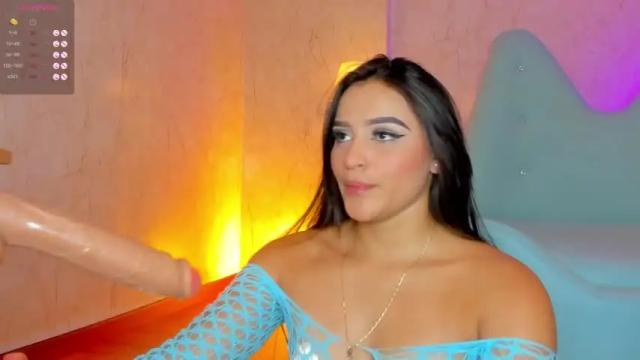 Image 3 of alicekiing Stream on Chaturbate on 15 months ago