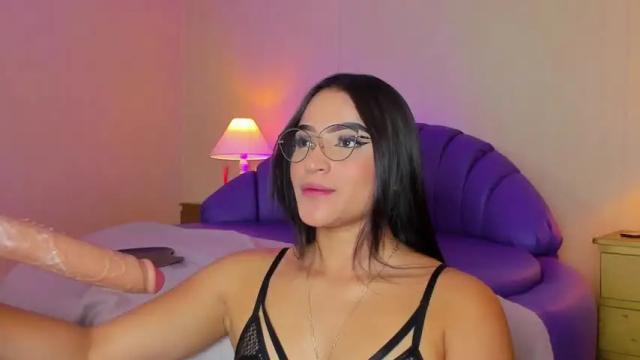 Image 4 of alicekiing Stream on Chaturbate on 15 months ago