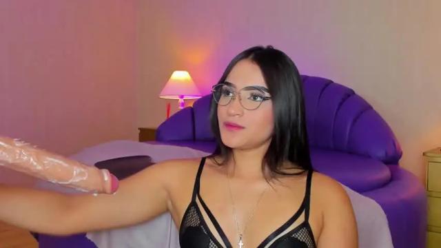 Image 7 of alicekiing Stream on Chaturbate on 15 months ago