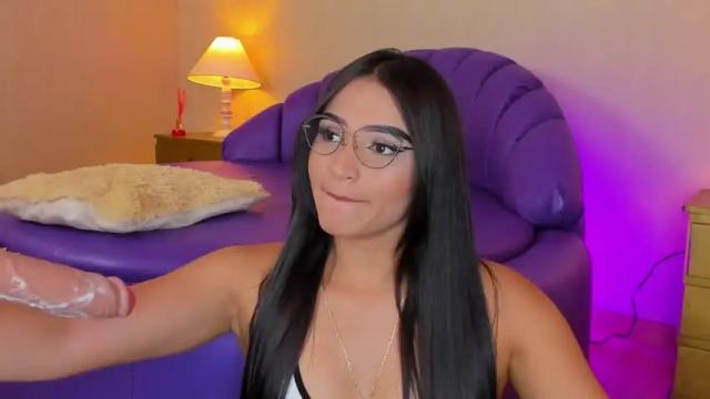 Image 2 of alicekiing Stream on Chaturbate on 21 months ago