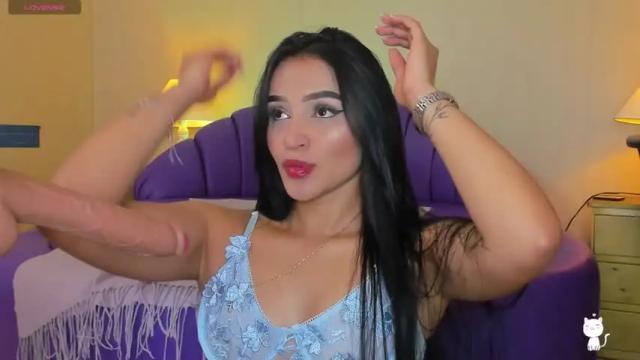 Image 4 of alicekiing Stream on Chaturbate on 14 months ago