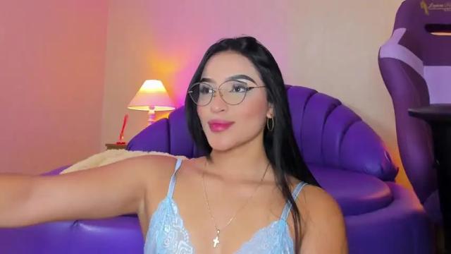 Image 2 of alicekiing Stream on Chaturbate on 14 months ago