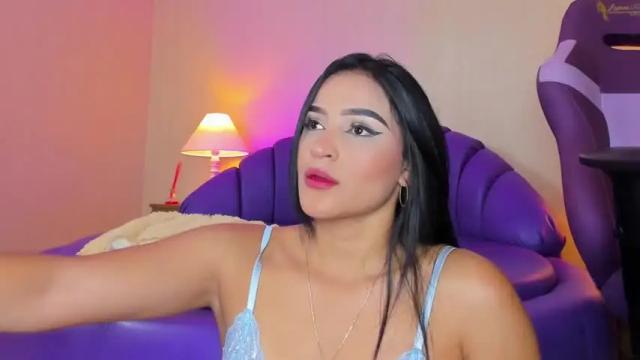 Image 3 of alicekiing Stream on Chaturbate on 14 months ago